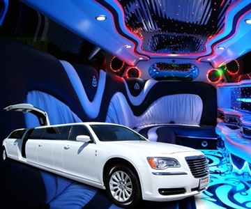 White Chrysler 300 Stretch